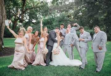 Prim + Petite Weddings