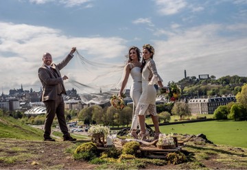 The Wedding Guru Oskar