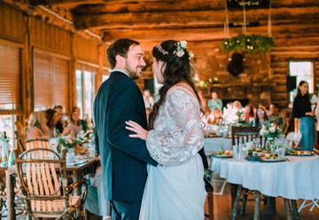 Weddings by Sara LLC