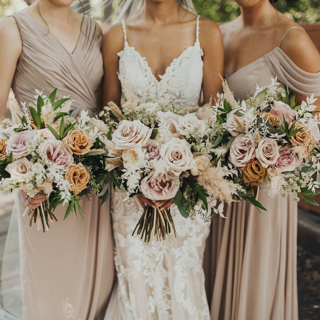 They're Back! Dried Flowers Are Trending for Weddings in 2020