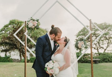 Modern Wedding In Hawaii At Turtle Bay Resort