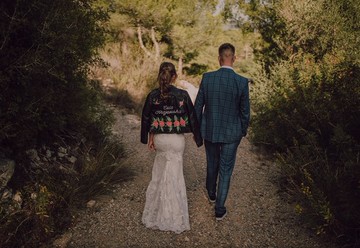 A Fun, Casual Destination Wedding in Barcelona