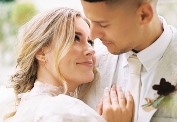 Prairie-Inspired Elopement in an English Manor